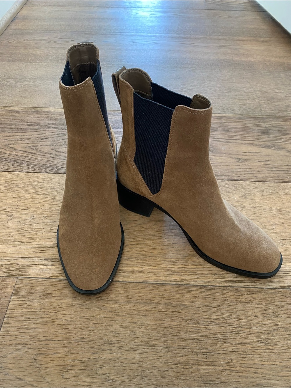Dolce Vita Lianna Boots Brown Suede Pull On Chelsea Style Size 8 - Picture 2 of 10